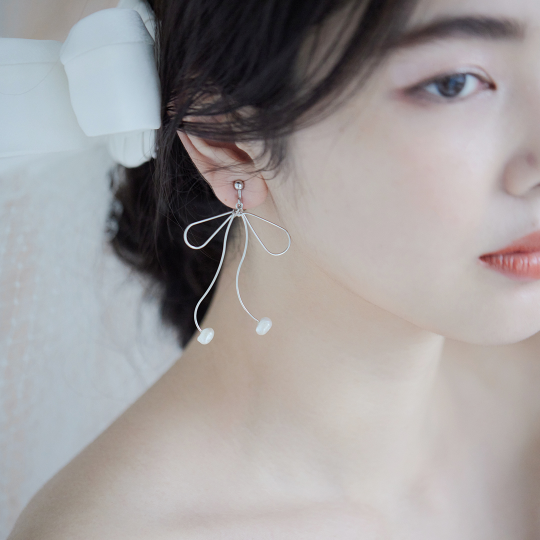 BABI RIBBON EARRING＆PIERCE(バビリボンイヤリング＆ピアス)(シルバー